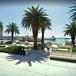 A Small For A Great Vacation 